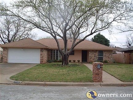 2nd image of 2912 Red Bird Ln