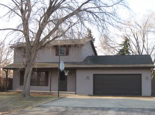 1375 Cooke Rd, Neenah, WI 54956