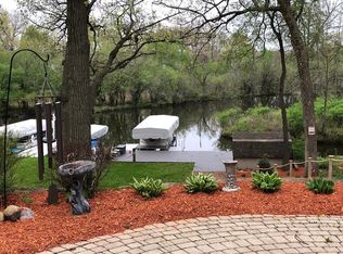 3212 Nagawicka Ave, Delafield, WI 53018