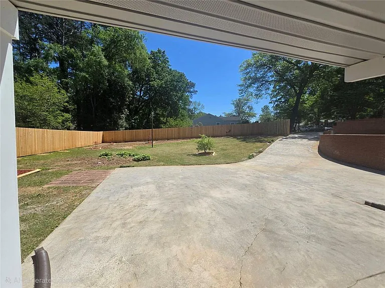 3420 Northside Dr — Photo 6