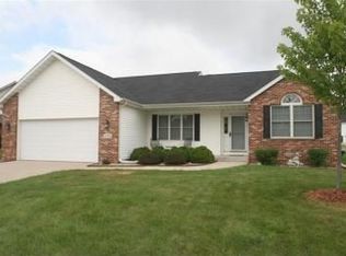 2158 Lennox Ln, Valparaiso, IN 46385