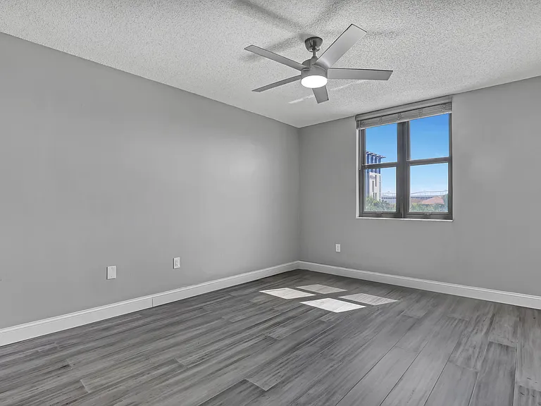 651 Okeechobee Blvd #403 — Photo 27