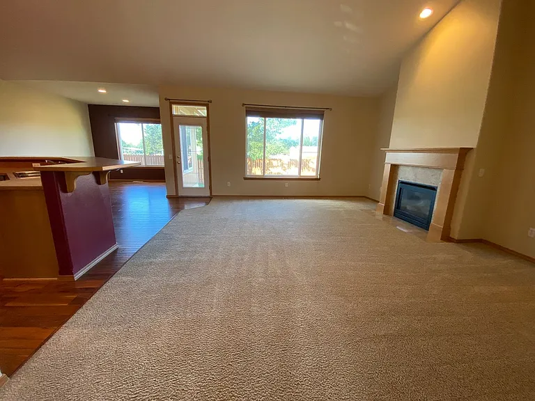 2405 N Lilac Way — Photo 15