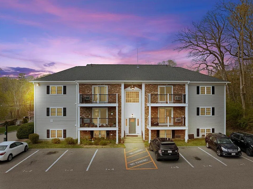 1 Chapel Hill Dr #10