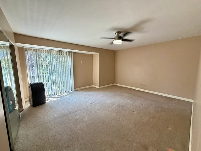 313 N Acacia Ave #D — Photo 35