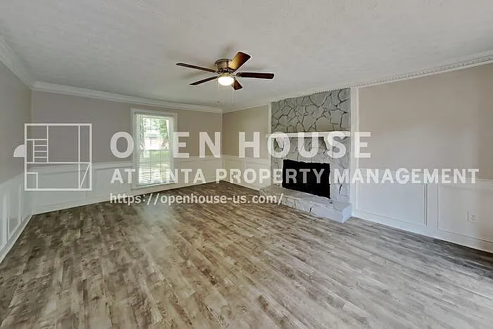1308 Chesapeake Dr SW — Photo 3