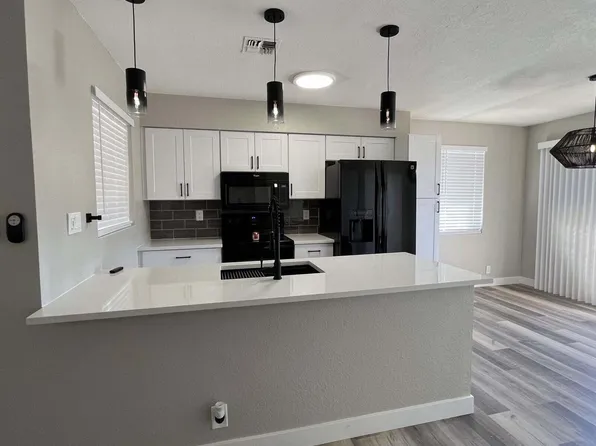 409 W PONTIAC Drive #8, Phoenix, AZ 85027