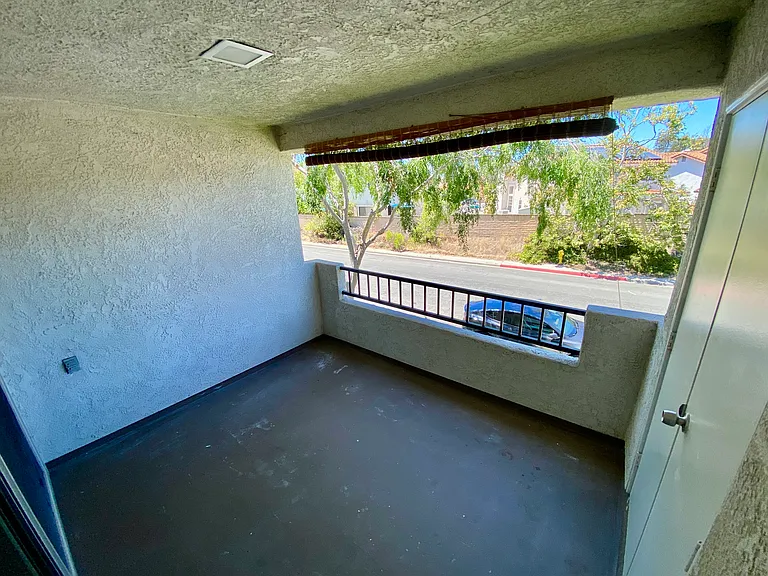 10702 Dabney Dr — Photo 2