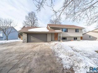 519 S Nicholas Ave, Brandon, SD 57005