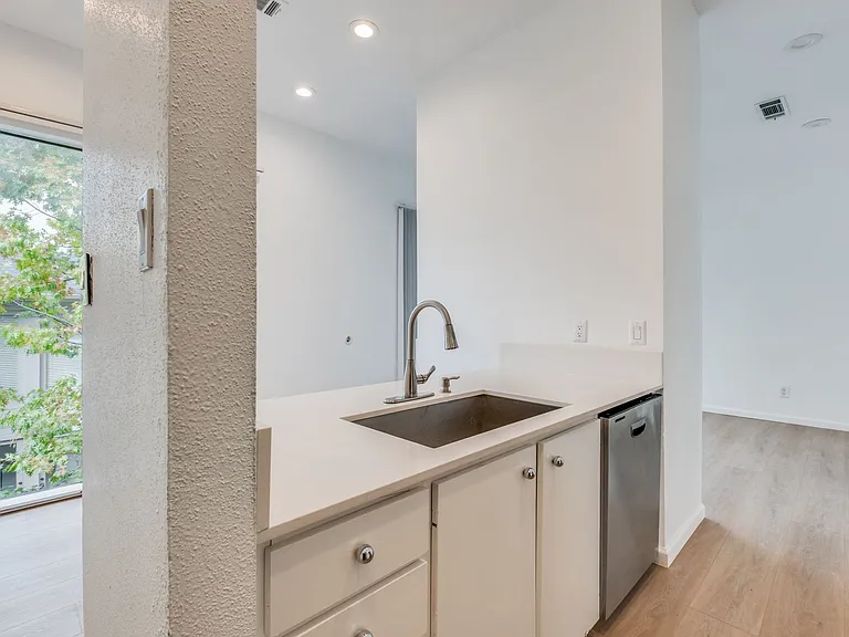 3610 Routh St — Photo 30
