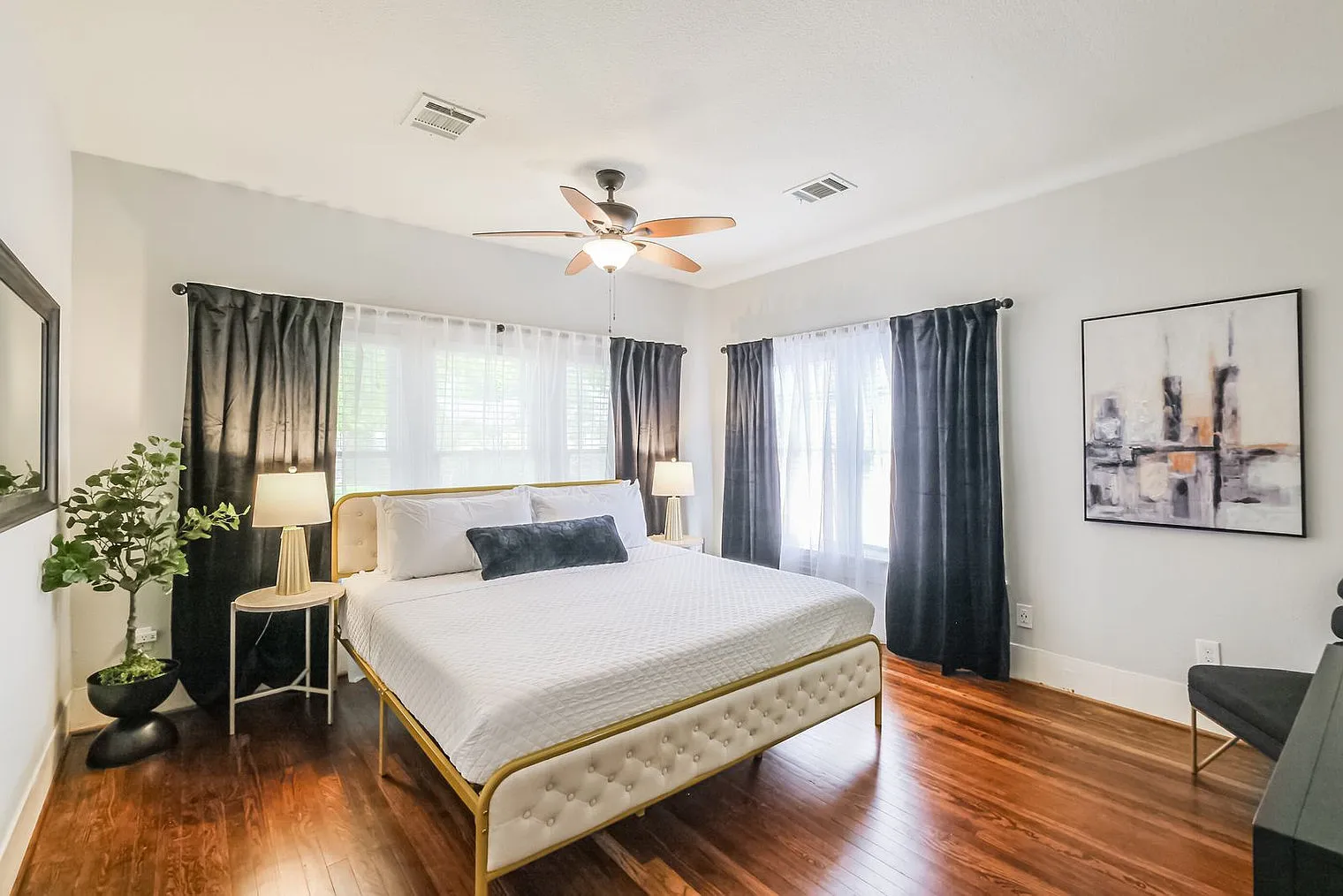 2 bed, 1.0 bath, 1119 sqft, $2,567 — Photo 4