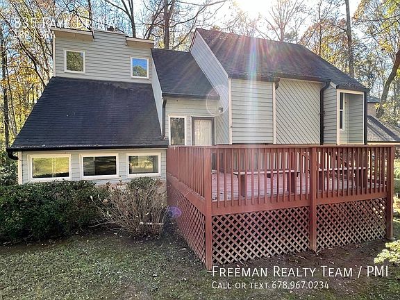 3rd image of 835 Faye Dr NW