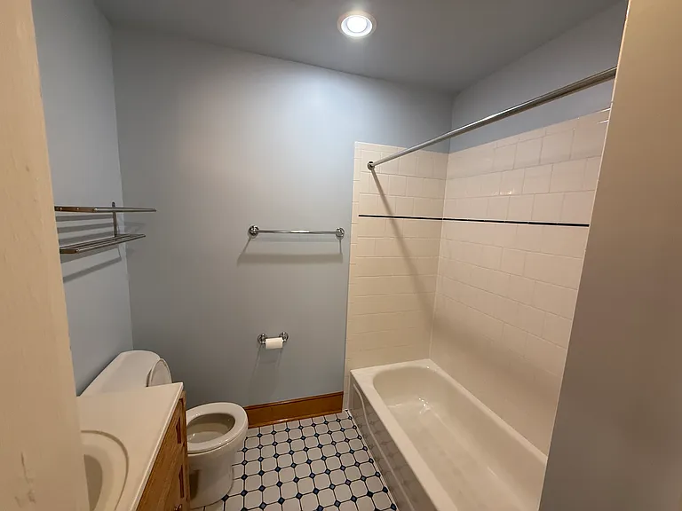 511 Simpson St #A — Photo 16