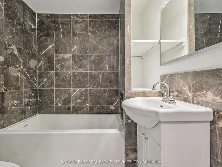 18 33rd St #5 — Photo 18