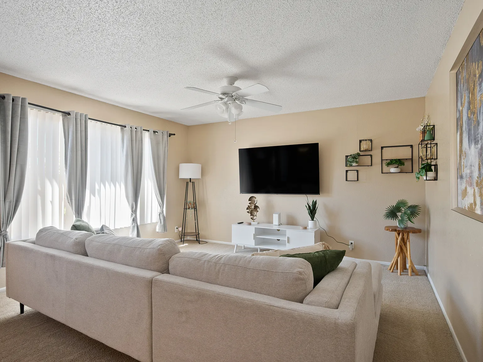 2 bed, 1.5 bath, 945 sqft, $1,850 — Photo 2