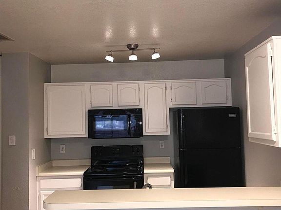 4th image of 625 S Westwood St #179