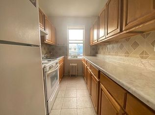28-48 49th St #2F, Astoria, NY 11103