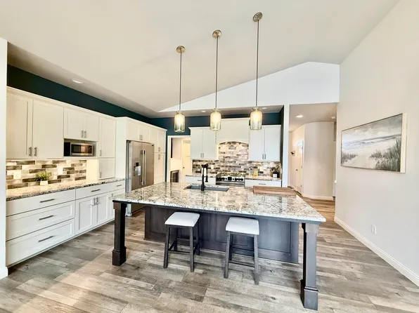 513 Chads Xing, Verona, WI 53593