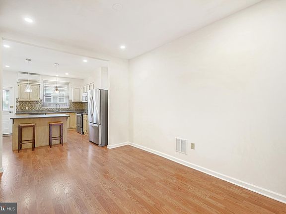 5th image of 214 S Bouldin St