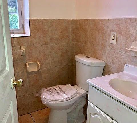 4th image of 470 Park Ave APT L32