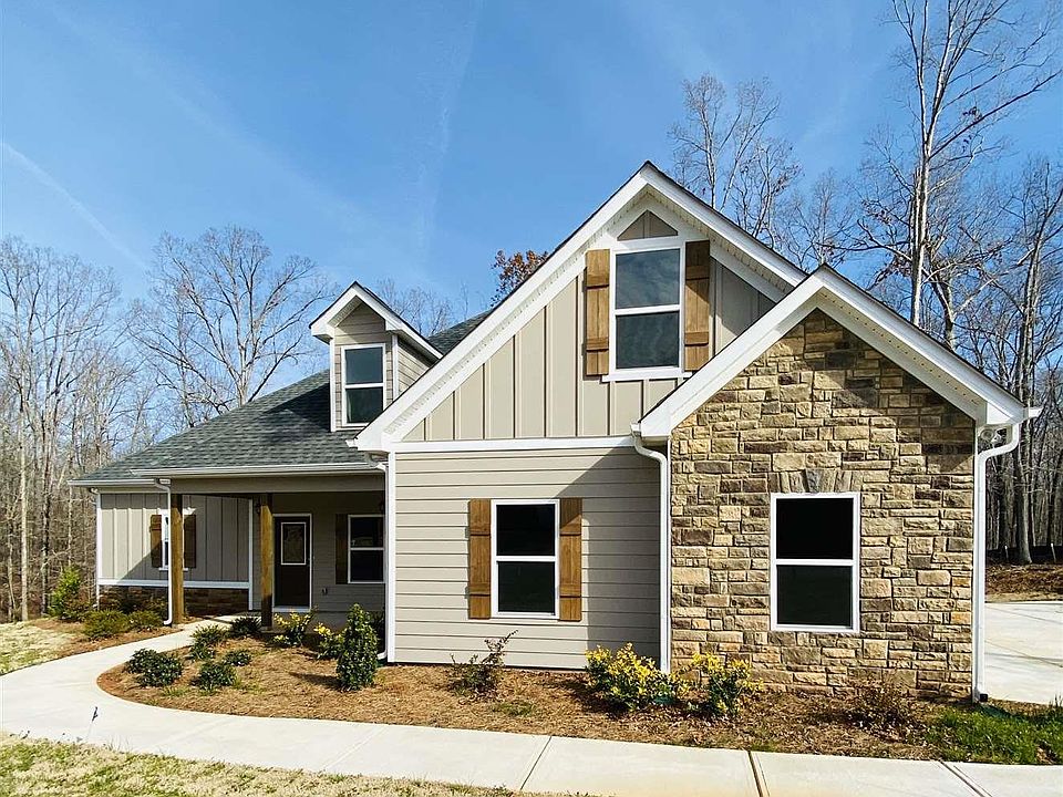 2nd image of 190 Scouts Ridge Dr