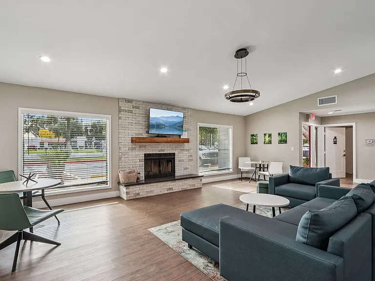 Sunrise in Chandler Apartments — Photo 6