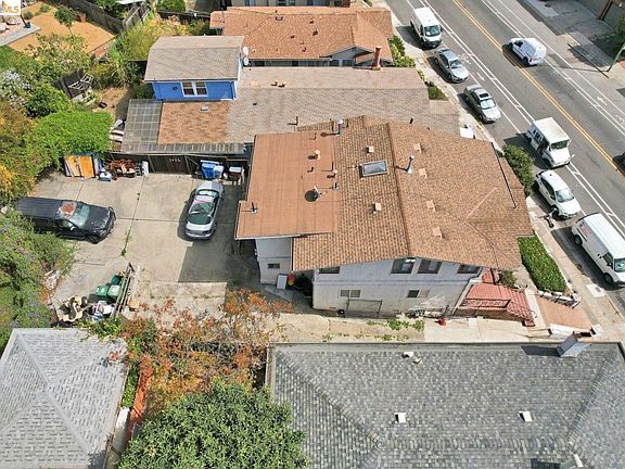5th image of 2425 Park Blvd