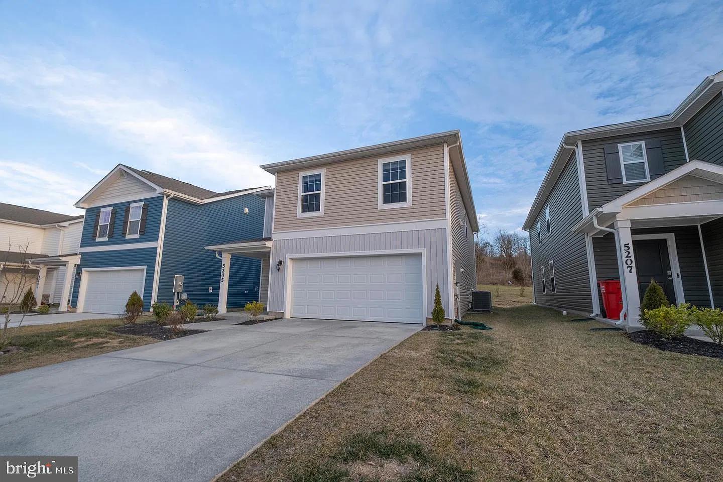 4 bed, 2.5 bath, 2000 sqft, $2,500 — Photo 3
