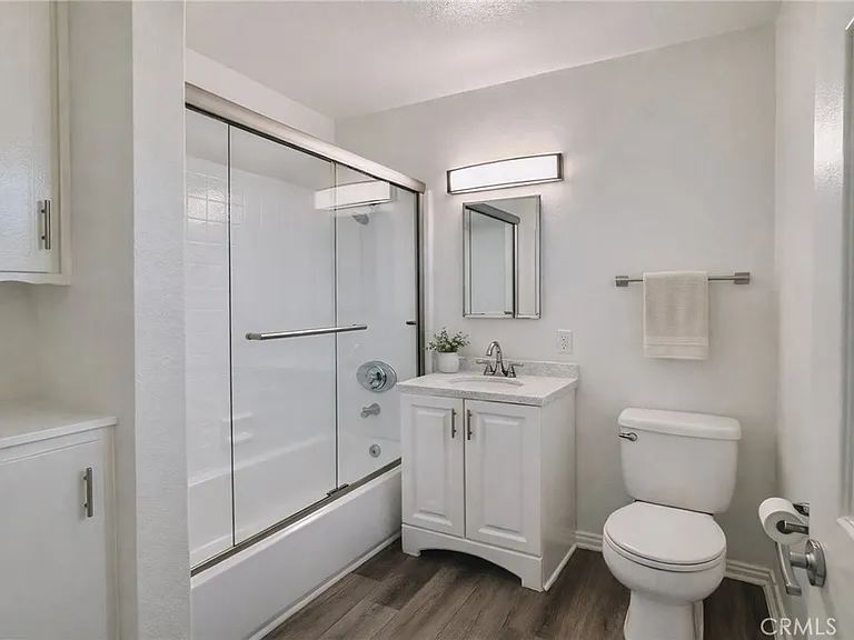 1835 W Crestwood Ln #1 — Photo 5