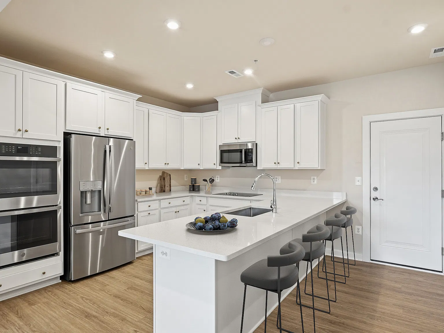 3 bed, 1568 sqft, $3,000 — Photo 3