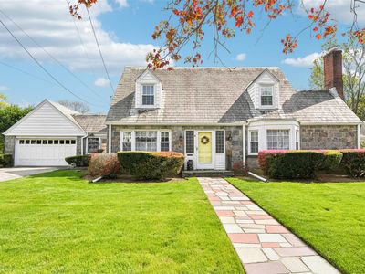 42 Ogden Avenue, East Williston, NY, 11596