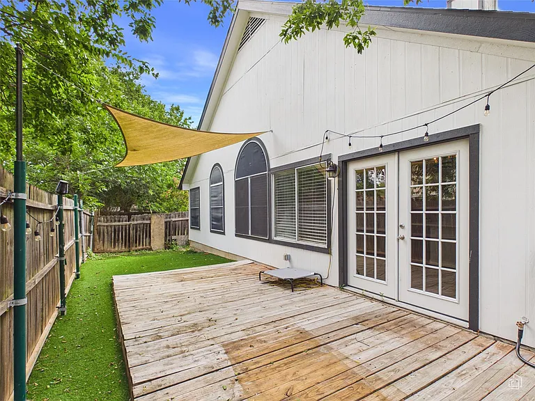 7400 Crepe Myrtle Dr — Photo 24