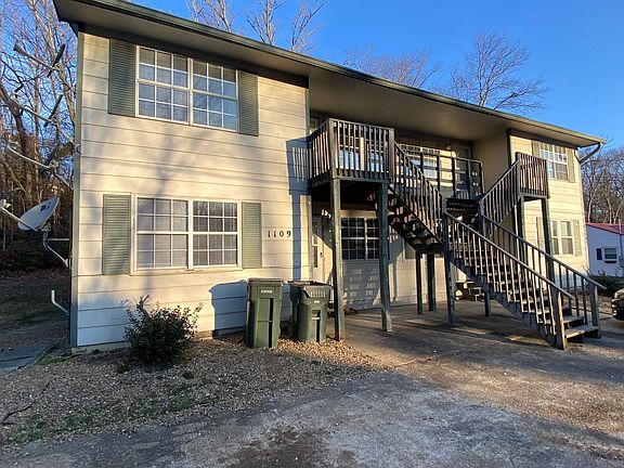 2nd image of 1109 Woodlawn Dr #3