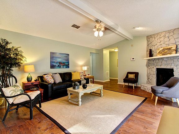 5th image of 11070 Lippizan Dr