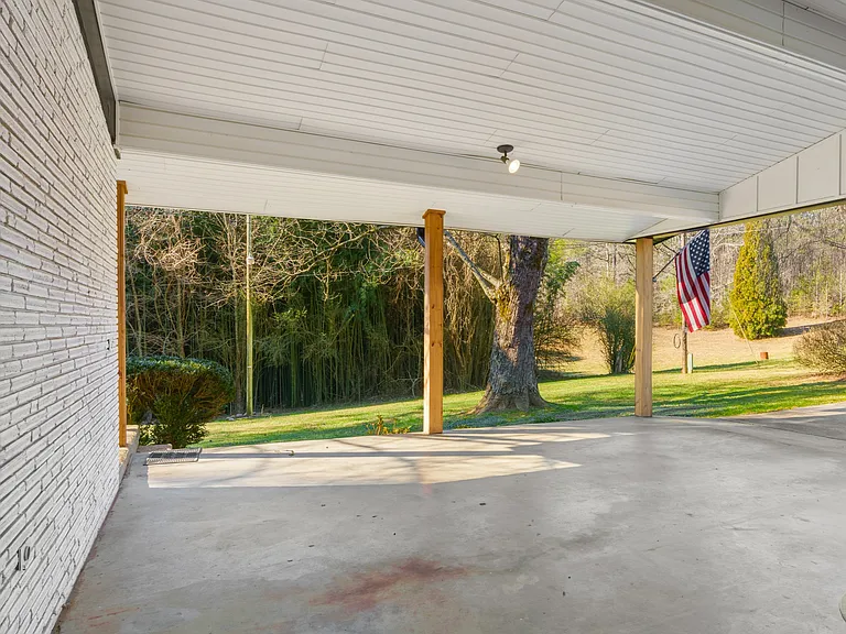 Blue Ridge Dr — Photo 32