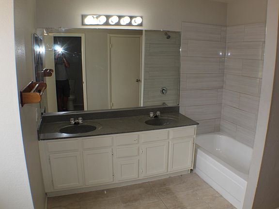 5th image of 8664 N 107th Dr