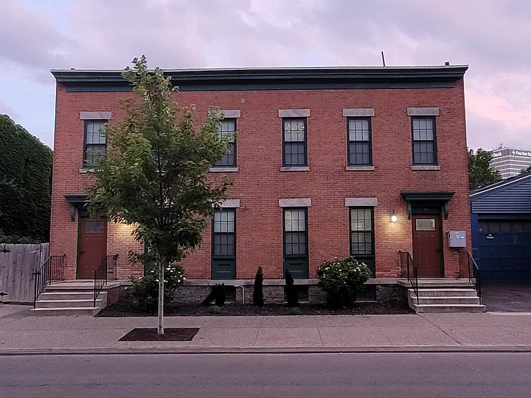 45-49 Charlotte St — Photo 2