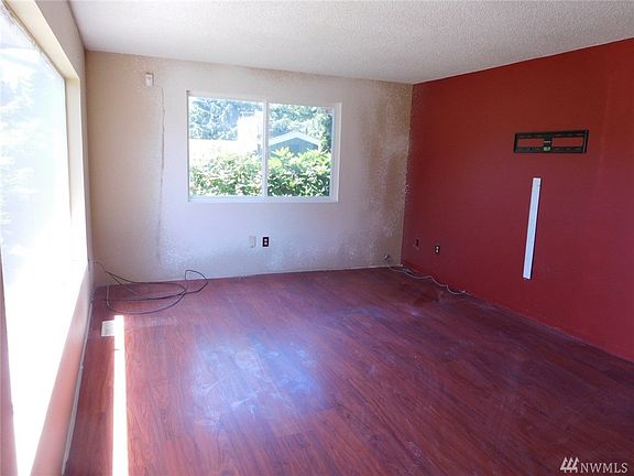 3rd image of 270 Sugar Pine Dr