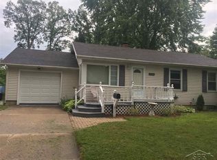 802 Airfield Ln, Midland, MI