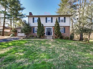 5 Sundale Rd, Johnson City, TN 37604