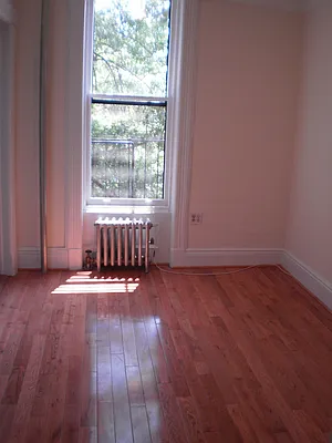 Rented by Frank Valvo Real Estate | media 52