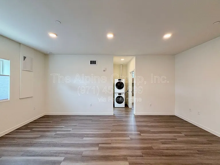 1524 NE 40th Ave #101 — Photo 5