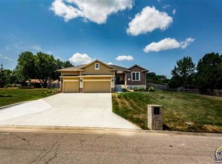 2113 SW Llandovery Ln, Topeka, KS 66614