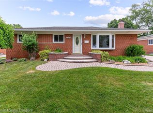 23054 Cora Ave, Farmington Hills, MI 48336