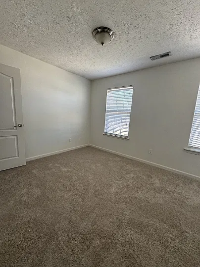 419 Tulane Ct — Photo 4
