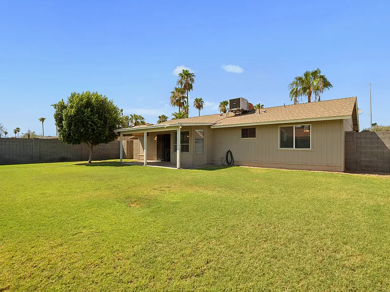 737 W El Prado Rd — Photo 4
