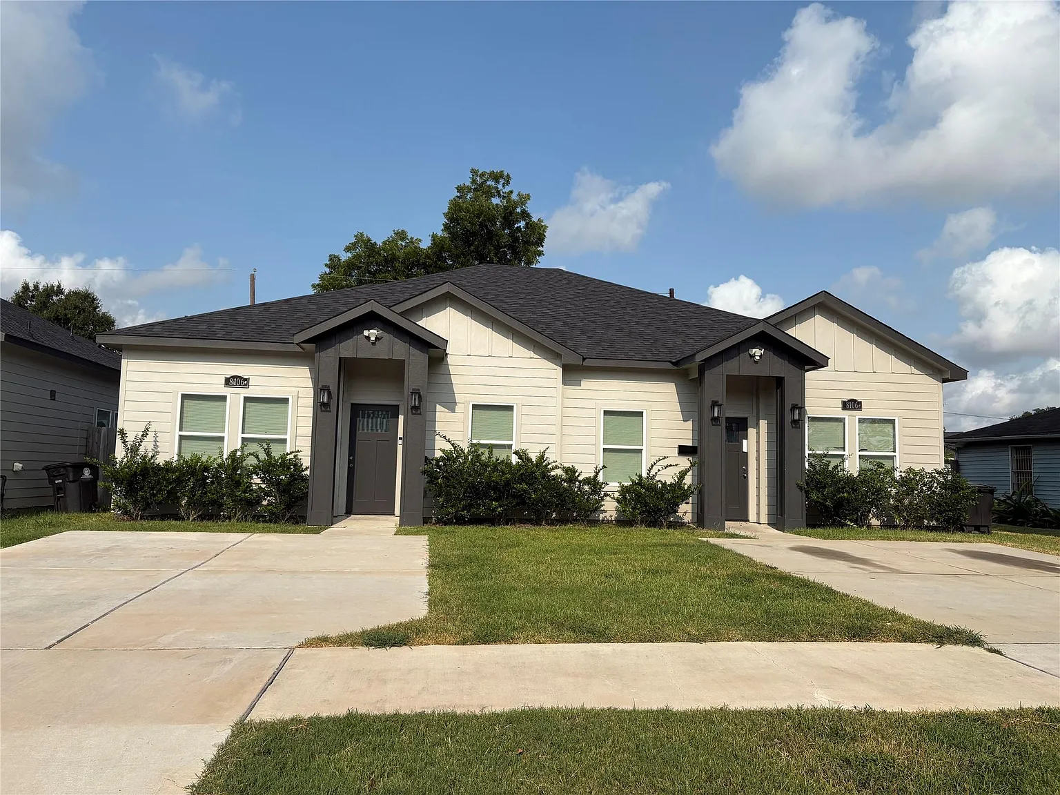 3 bed, 2.0 bath, 2424 sqft, $2,300 — Photo 1