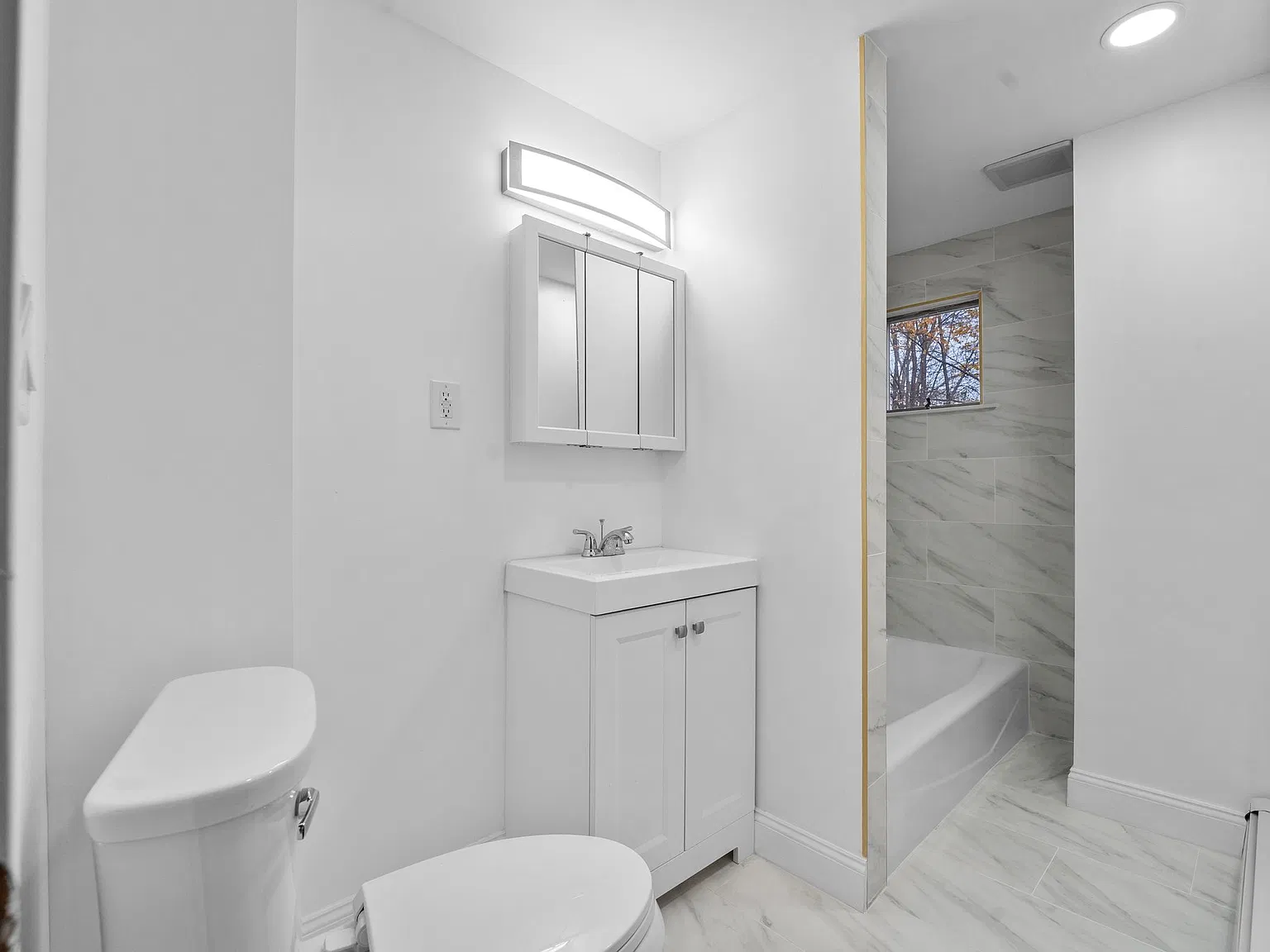 1 bed, 1000 sqft, $2,100 — Photo 1