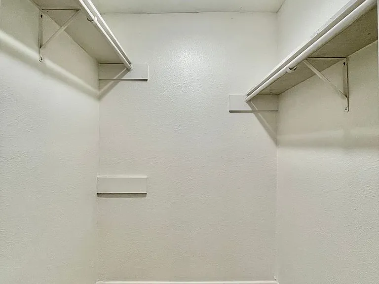 Chestnut Place Apartments — Photo 31