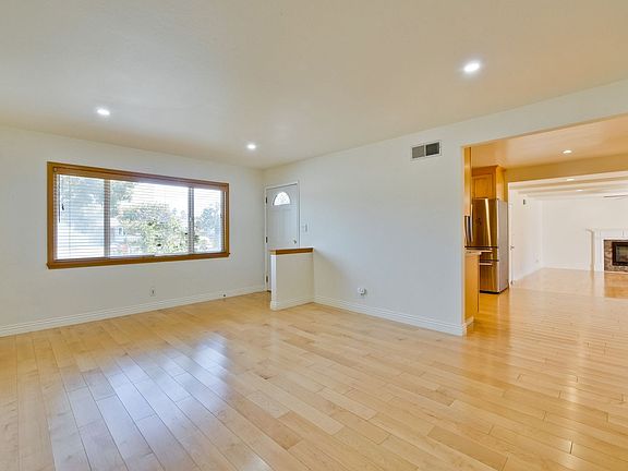 3rd image of 1457 Antonio Ln
